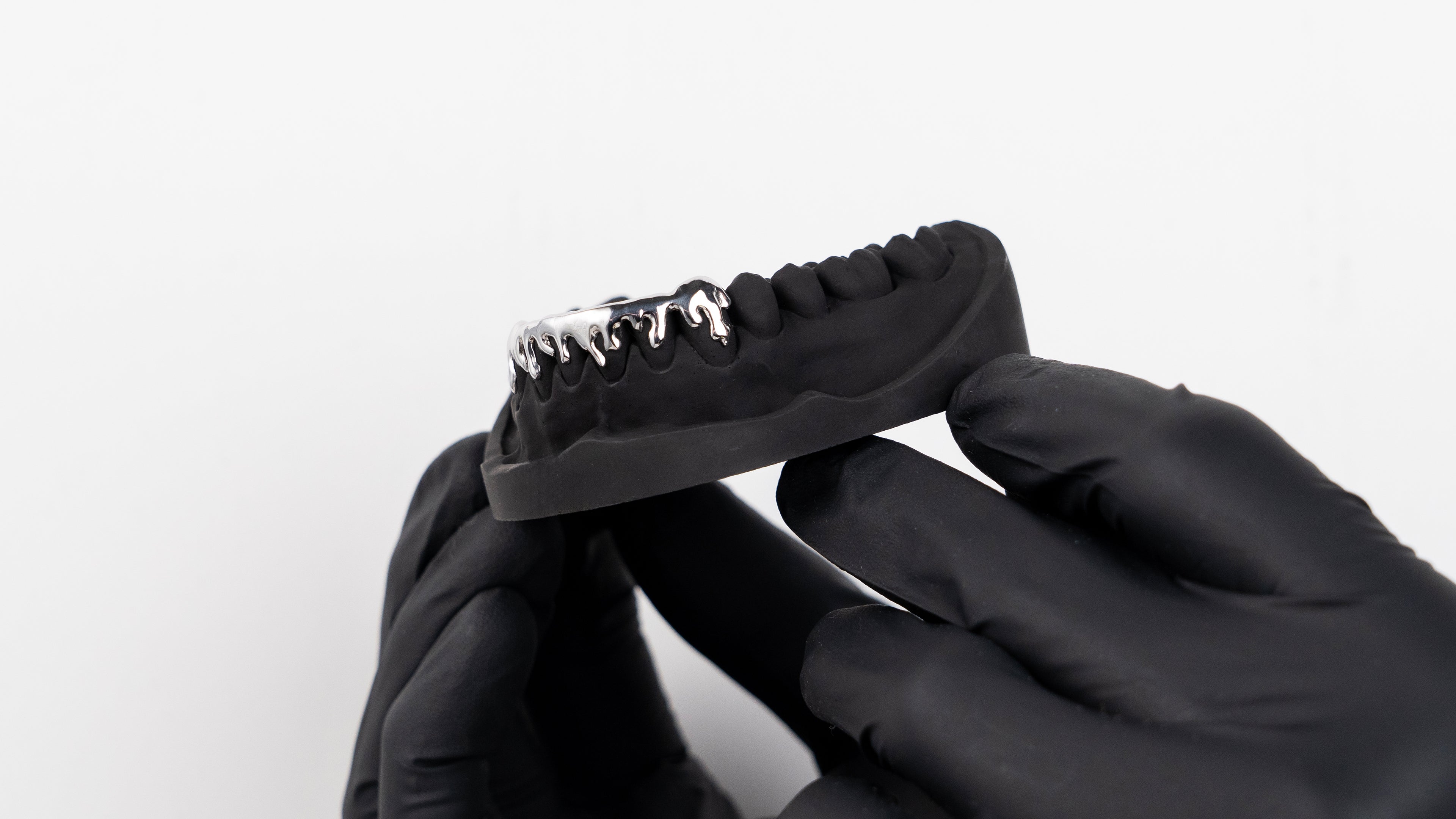 Drop Grillz – Drip auf deinen Zähnen